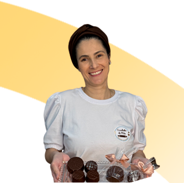 Hero mobile com faixa amarela e mulher segurando os pães de mel